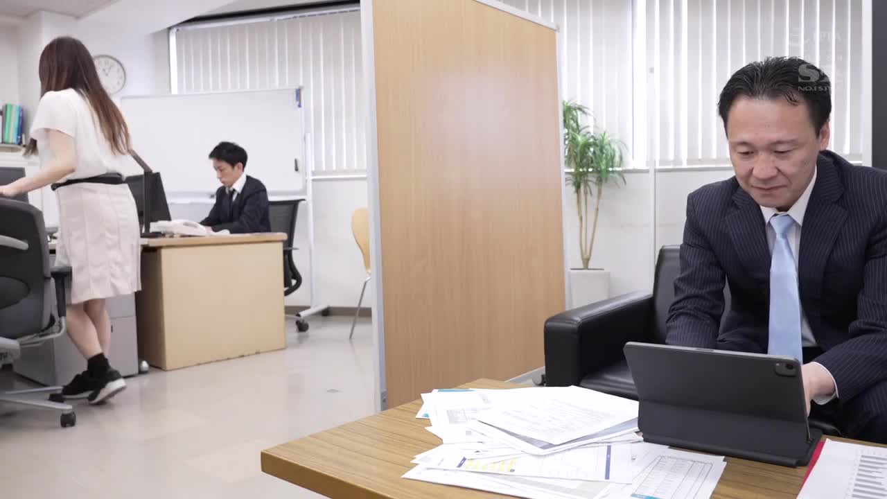 SSIS-172 | 在女友旁被Ｊ奶大姊用呢喃淫語和玩奶頭侵犯了 | 阿寶影音-成人影片,AV,JAV-專注精品‧長久經營