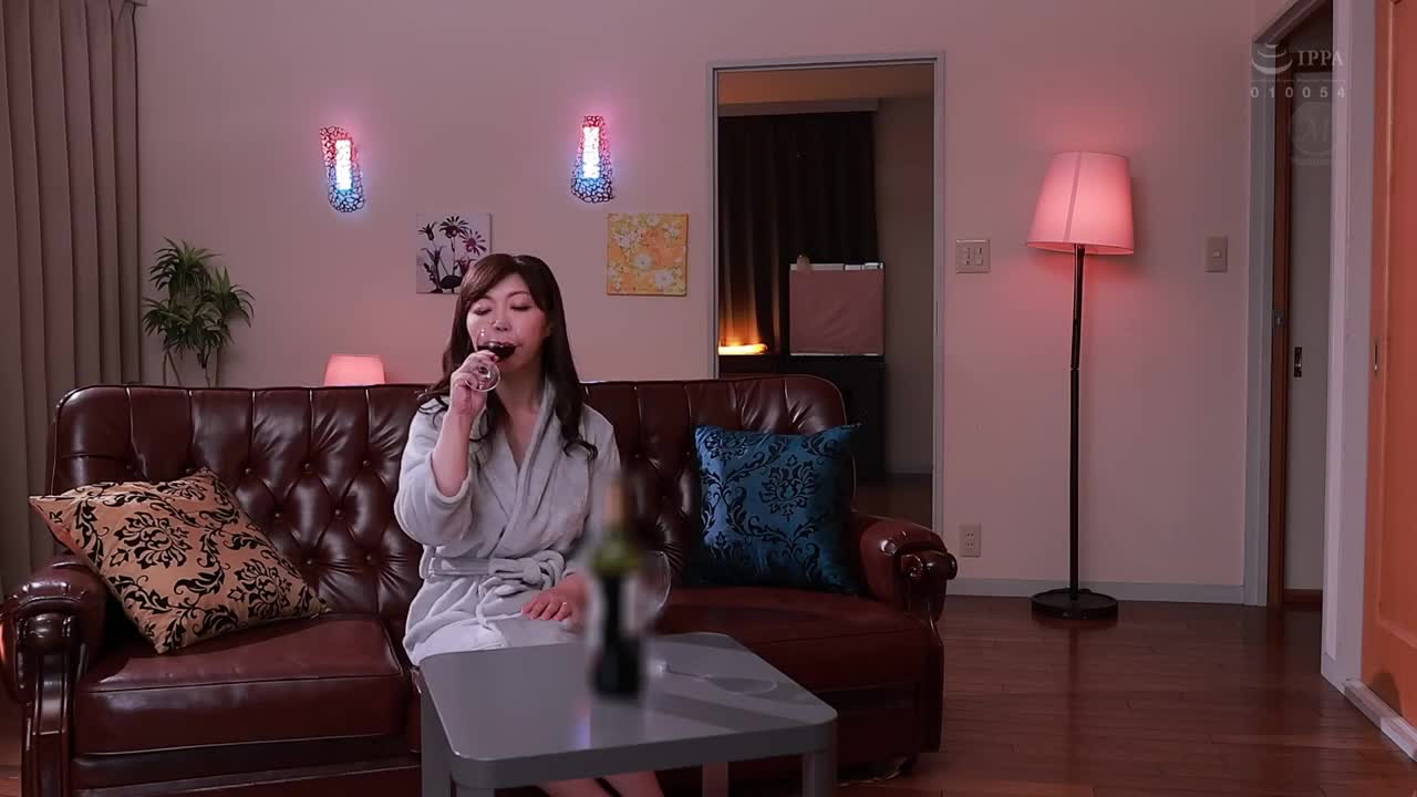 ROE-007 | 女社長和新員工～滿是唾液和愛液的中出愛人契約 | 阿寶影音-成人影片,AV,JAV-專注精品‧長久經營