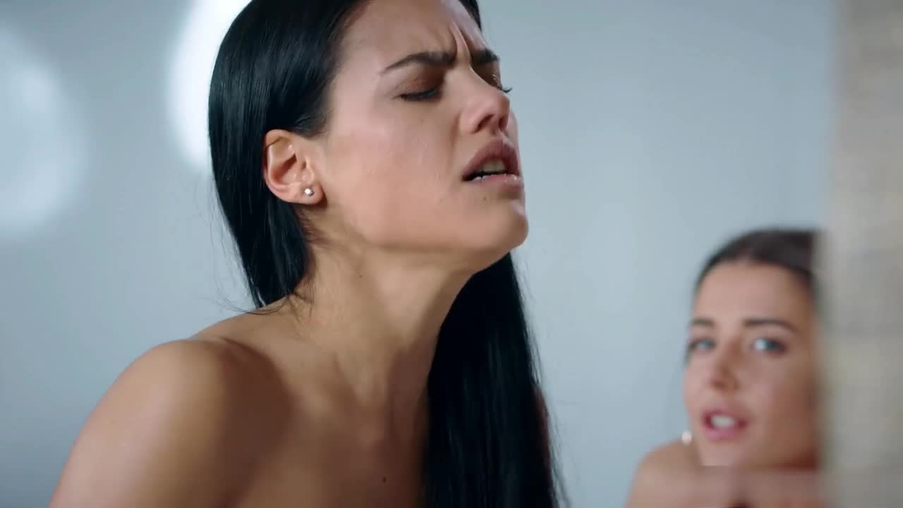 VIXEN-19-07-08-APOLONIA-LAPIEDRA-AND-SYBIL | 我被一對情侶誘惑了 | 阿寶影音-成人影片,AV,JAV-專注精品‧長久經營