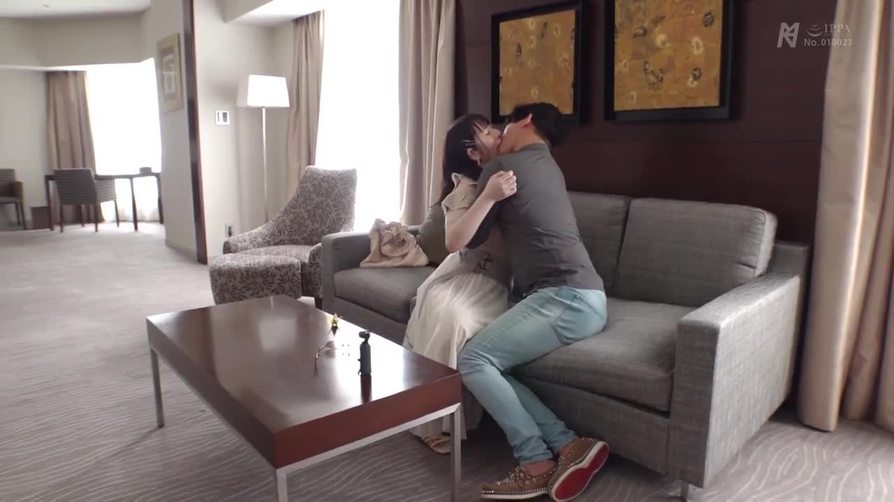 KMHRS-055 | 「光是接吻就渾身濕透了…(心)」傻乎乎的臉，很穩重的聲優AV debut小花君 | 阿寶影音-成人影片,AV,JAV-專注精品‧長久經營