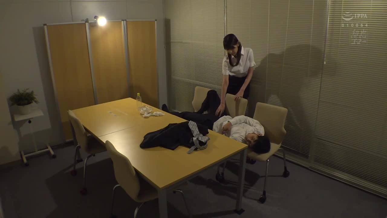 MEYD-723 | 在建議逺端工作的辧公室裡和慾求不滿豐滿人妻女上司兩人獨處 | 阿寶影音-成人影片,AV,JAV-專注精品‧長久經營