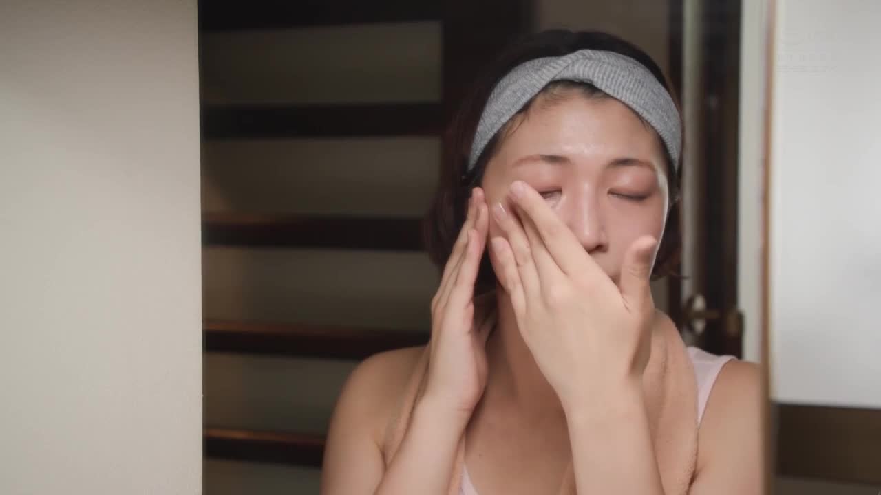 EBOD-874 | 加班時因為大雨無法回家 留宿在親切的前輩家中…濕潤豐滿的身體和毫無防備的睡衣讓我興奮 不顧家中有妻子 不斷做愛到清晨的出軌內射 瀨田一花 | 阿寶影音-成人影片,AV,JAV-專注精品‧長久經營