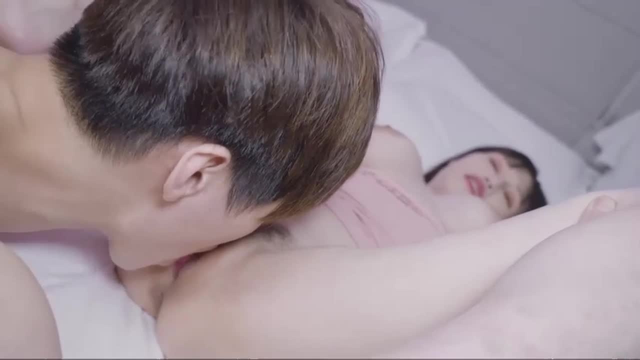 HLW001 | 小茵與便利商店男孩 | 阿寶影音-成人影片,AV,JAV-專注精品‧長久經營