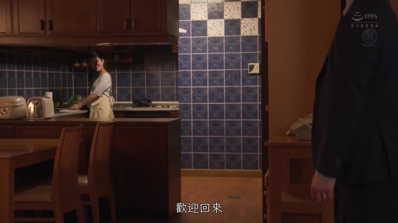 JUL-930 | 交換夫妻ＮＴＲ～從寢室窗旁目擊妻子和友人的衝擊外遇影像 有賀みなほ | 阿寶影音-成人影片,AV,JAV-專注精品‧長久經營