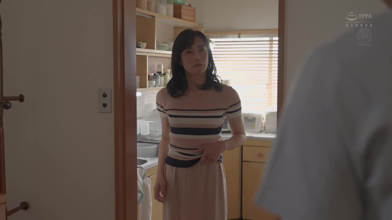 ROE-089 | 絕對不能出手的美麗母親和我沒有血緣的母子關係 平岡里枝子 | 阿寶影音-成人影片,AV,JAV-專注精品‧長久經營