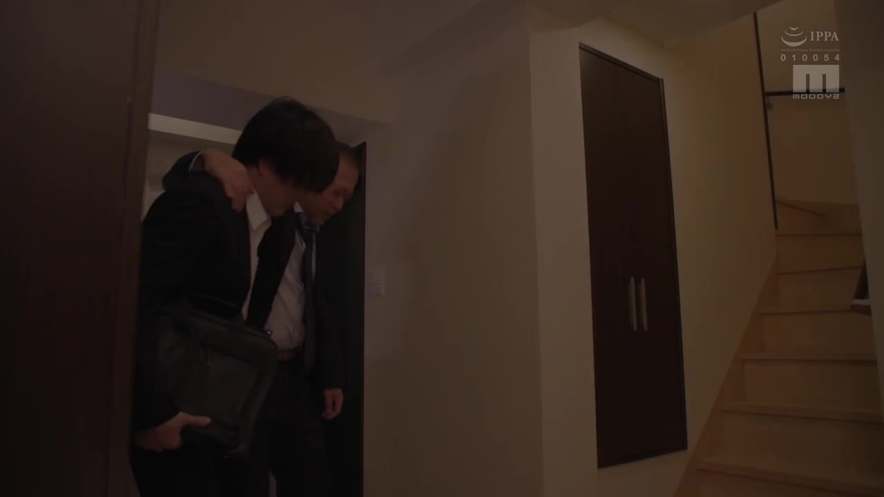 MIAA-723 | 用局部全都露的G繩褲來走光內褲誘惑的附近慾求不滿太太 黒川蓳 | 阿寶影音-成人影片,AV,JAV-專注精品‧長久經營