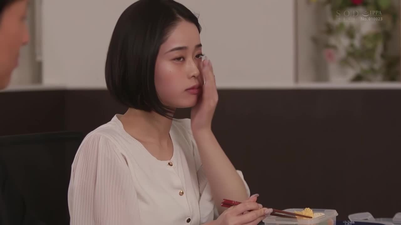 STARS-670 | 「最近很少跟女友打炮嗎？」「喜歡搶奪別人男人的我…」「因為我喜歡無套 學長你可以無套中出我…」喜歡NTR的妹子 超緊密設色誘 淫語中出誘惑 MINAMO | 阿寶影音-成人影片,AV,JAV-專注精品‧長久經營