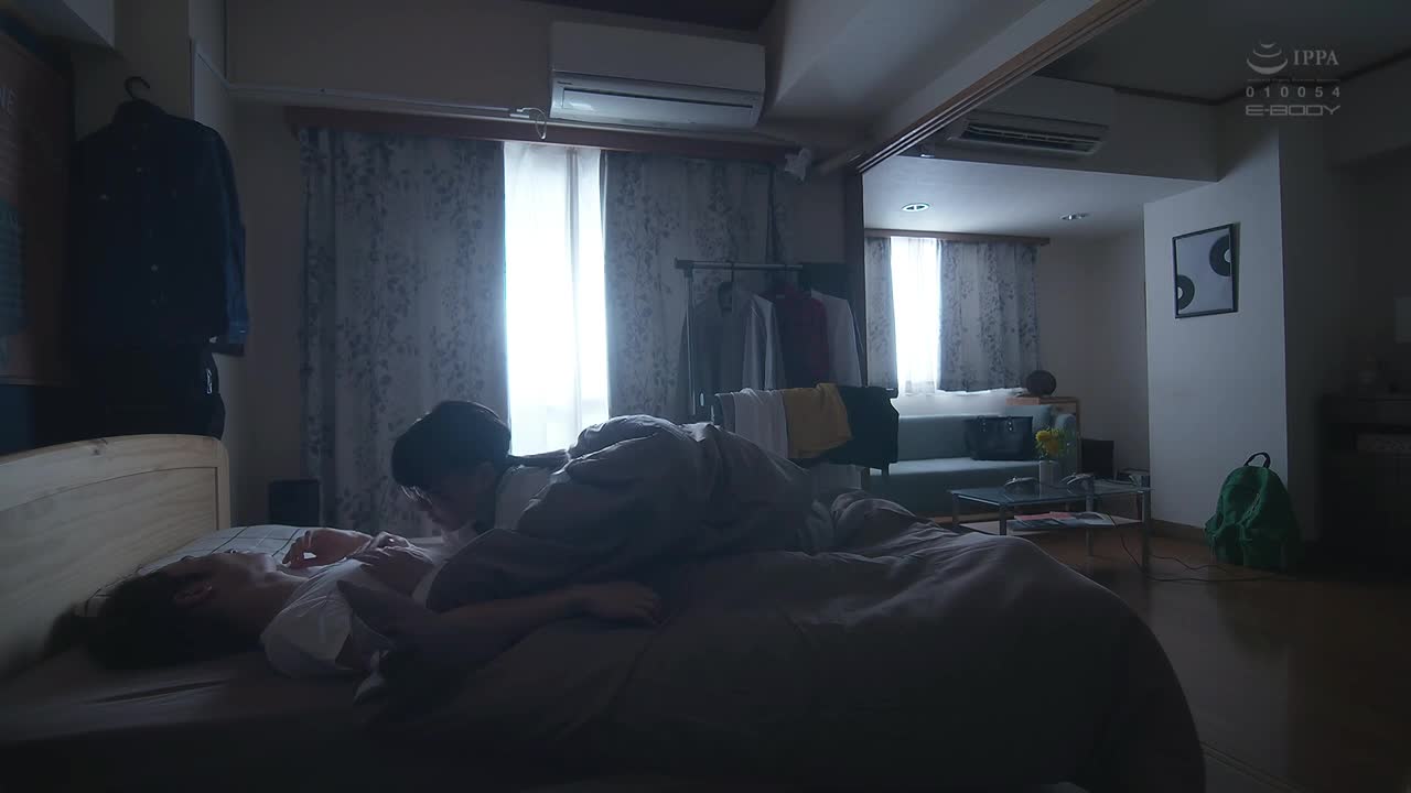 EBOD-953 | 第一次交的女友一脫…想不到有著穿衣時無法想像的白晰美巨乳，還有戴眼鏡時無法想像的可愛素顏，大興奮的我直到性慾用盡都一直對她幹不停  柏木小夏 | 阿寶影音-成人影片,AV,JAV-專注精品‧長久經營