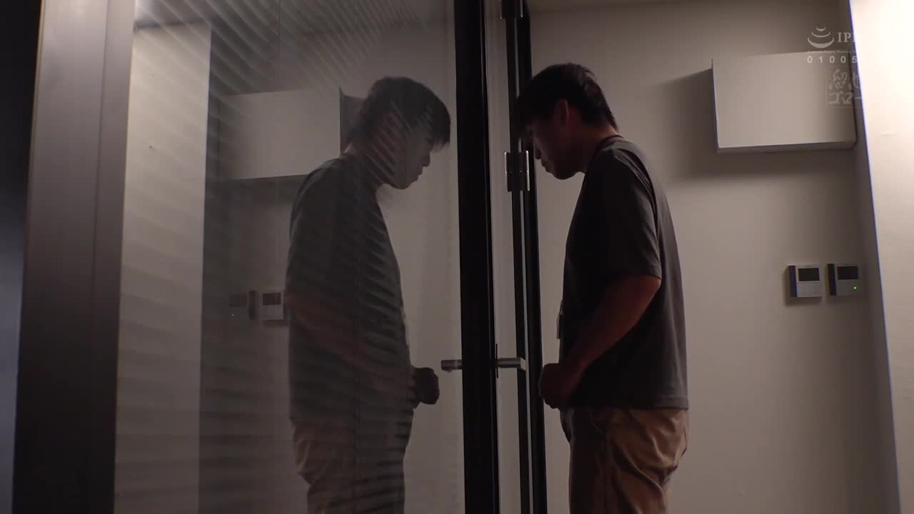 MEYD-797 | 「影像關係」前來應徵此打工招募而錄取的公司是AV片商。明明是以AD的身份開始工作，卻不知不覺以人妻女優的身份AV出道 倉本蓳 | 阿寶影音-成人影片,AV,JAV-專注精品‧長久經營