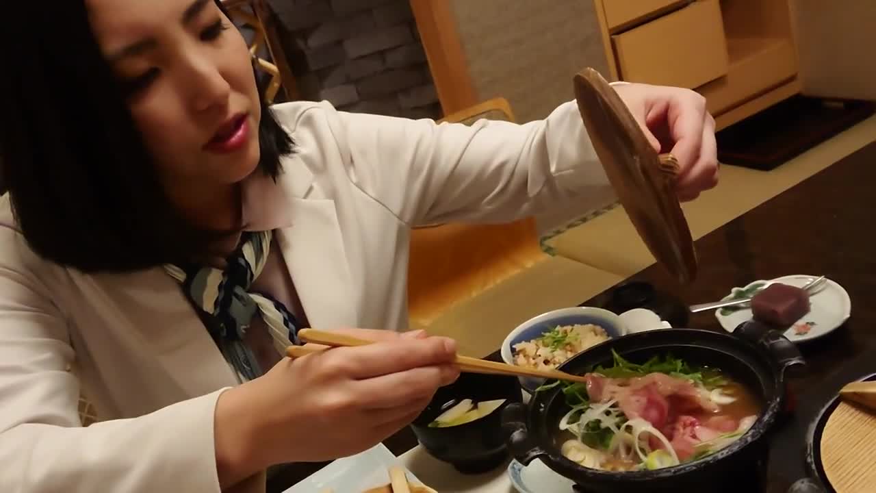 328HMDNC-564 | 美女理髮師和晚輩性愛拍攝。突入小穴深處盡情射精NTR做愛 | 阿寶影音-成人影片,AV,JAV-專注精品‧長久經營