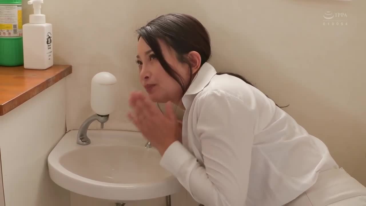 ROE-125 | 「如果可以忍耐，就讓你插入…」偷偷邀約早洩的女兒男友 色色的淫蕩絶倫媽媽 一色桃子 | 阿寶影音-成人影片,AV,JAV-專注精品‧長久經營